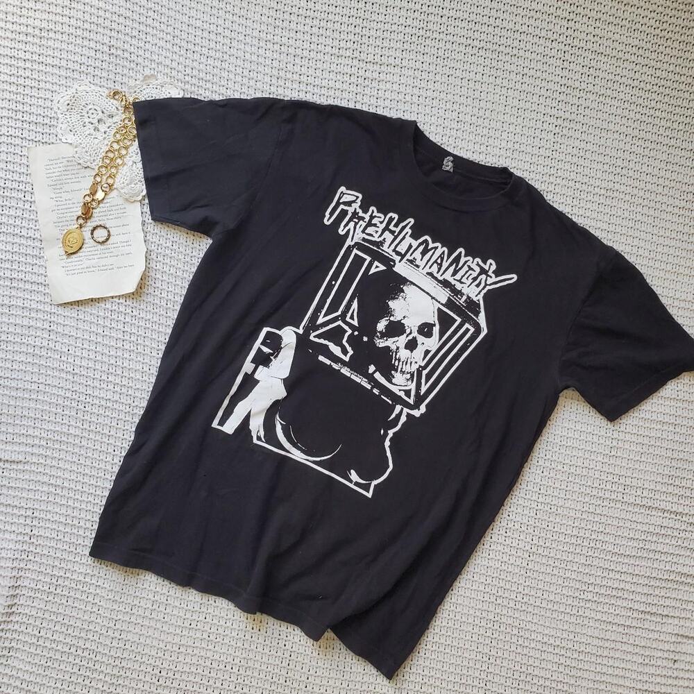 Pre humanity graphic black and white skull short sleeve